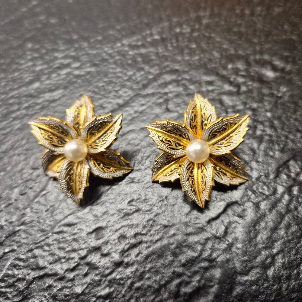 VTG Toledo Damascene Clip-On Earrings w/Faux Pearls, Silver and Black on Gold